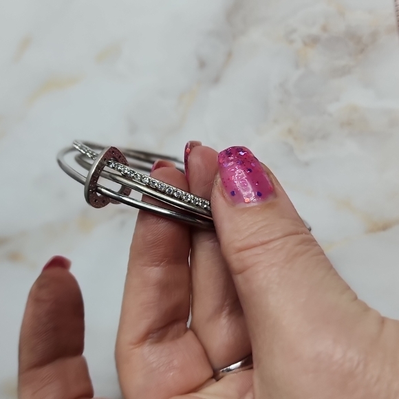 3 sterling silver bangles connected with by a  heart - Picture 2 of 7